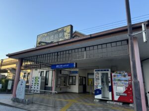 都府楼前駅を出て左手　▷▷